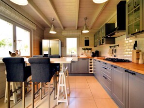 Fridge, microwave, stovetop, dishwasher - Peaceful Septon chalet spa (Septon)