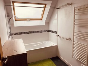 Shower, hair dryer, towels - Splendid house 8 pers swimming pool beach (Pluneret)