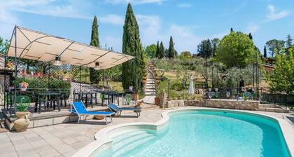 Villa in Monterotondo with Pool & Tiber Views