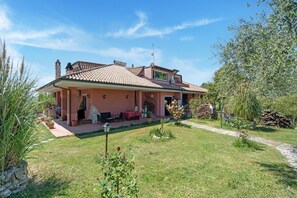 Exterior - Villa in Monterotondo with Pool & Tiber Views (Monterotondo)