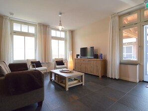 Fernseher, Stereoanlage