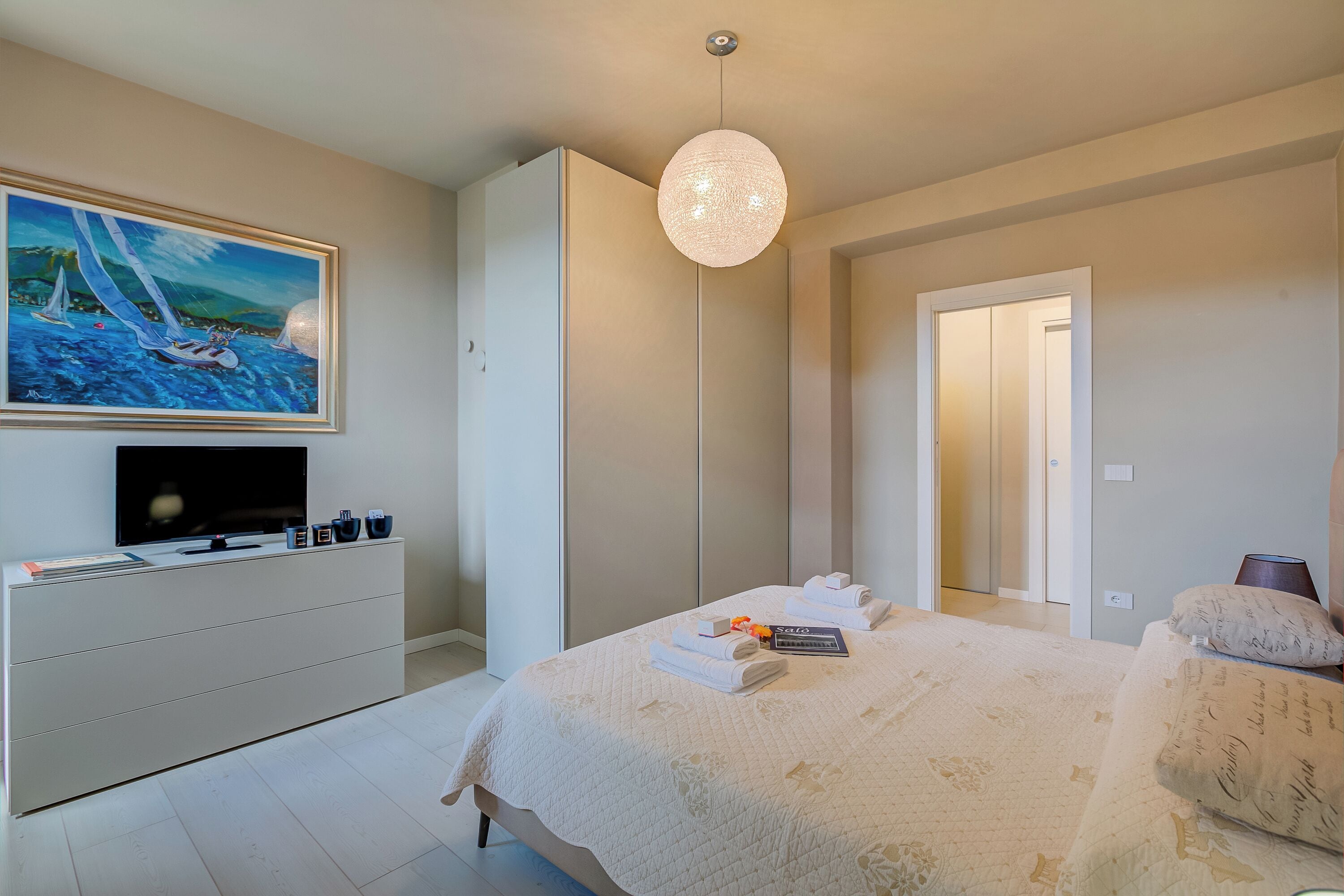 Standard Apartment, Multiple Bedrooms (Viktor Salò | 100m from Lake &) | 2 bedrooms, free WiFi, bed sheets