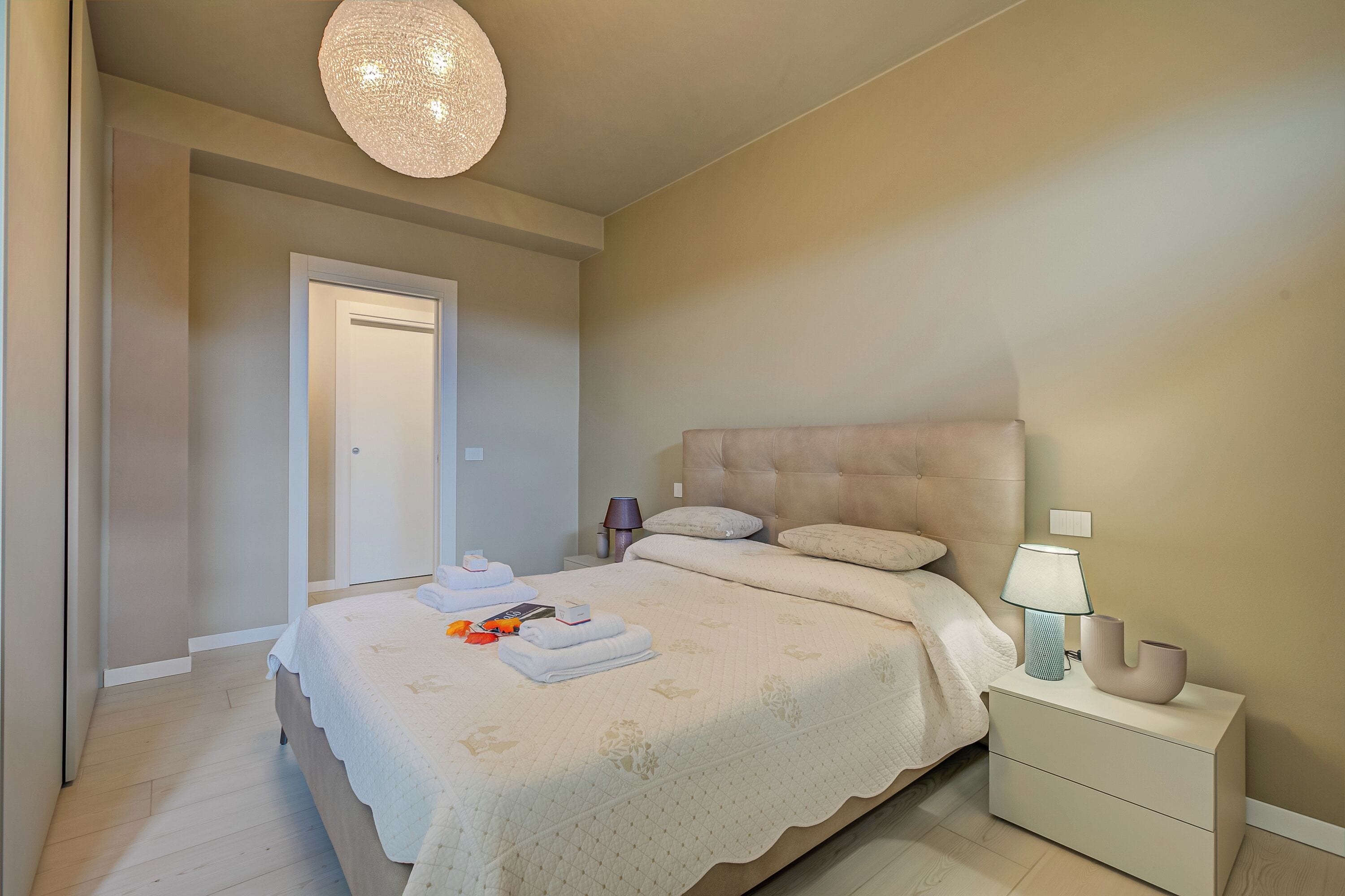 Appartement Standard, plusieurs chambres (Viktor Salò | 100m from Lake &) | 2 chambres, accès au Wi-Fi (inclus), literie fournie