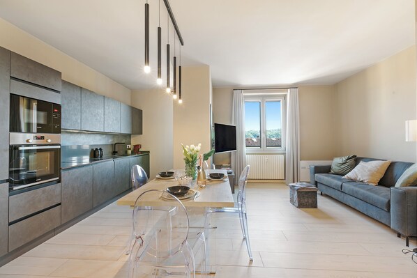 Standard Apartment, Multiple Bedrooms (Viktor Salò | 100m from Lake &) | Interior