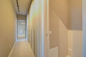 Standard Apartment, Multiple Bedrooms (Viktor Salò | 100m from Lake &) | Interior