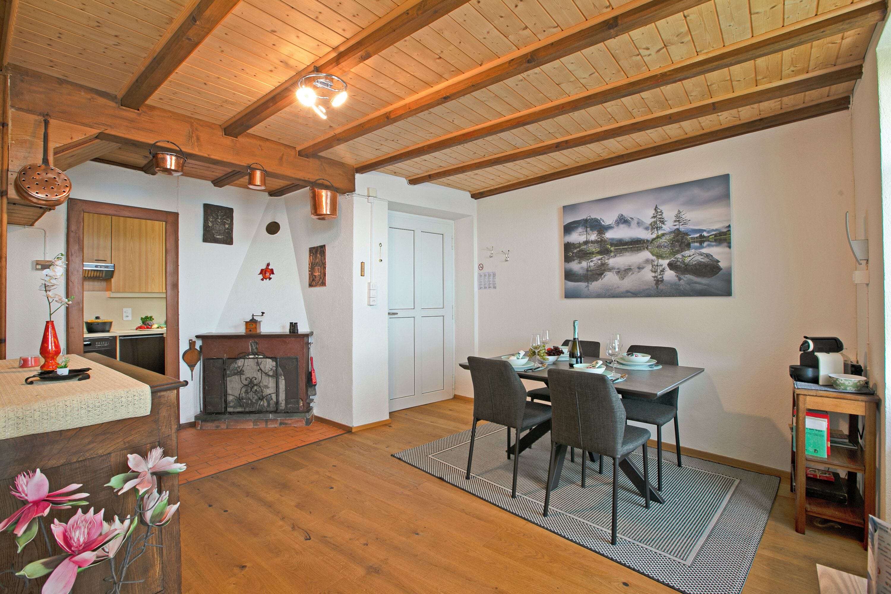 Familien-Stadtwohnung, Mehrere Schlafzimmer (Casa Angelina Panoramica - Monte Brè) | Speisen