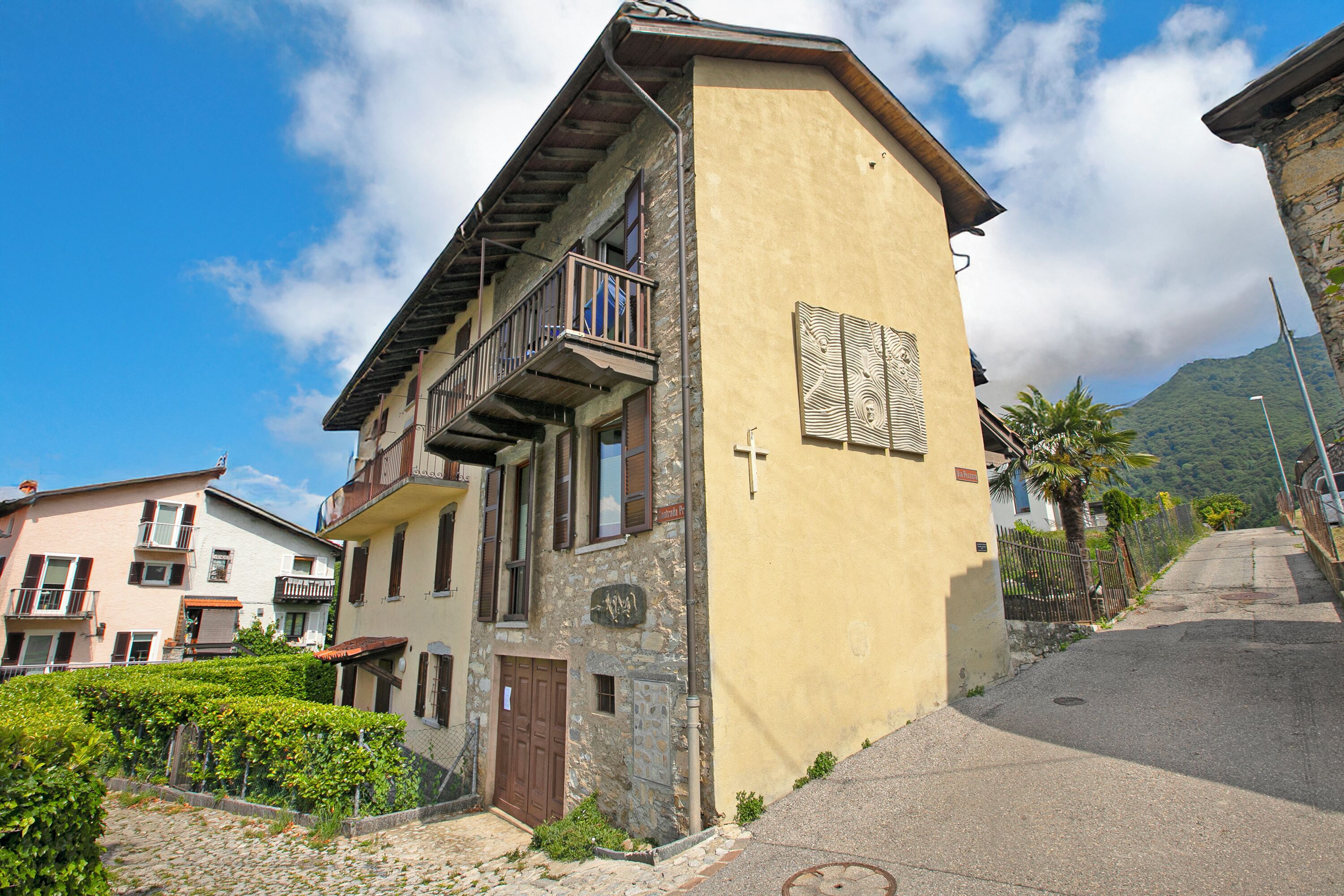 Nhà liên kế dành cho gia đình, nhiều phòng ngủ (Casa Angelina Panoramica - Monte Brè) | Ngoại thất