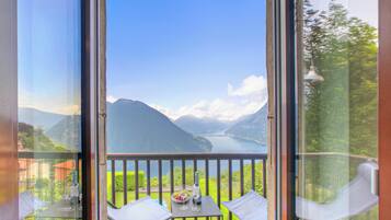 Family Townhome, Multiple Bedrooms (Casa Angelina Panoramica - Monte Brè) | Outdoor dining