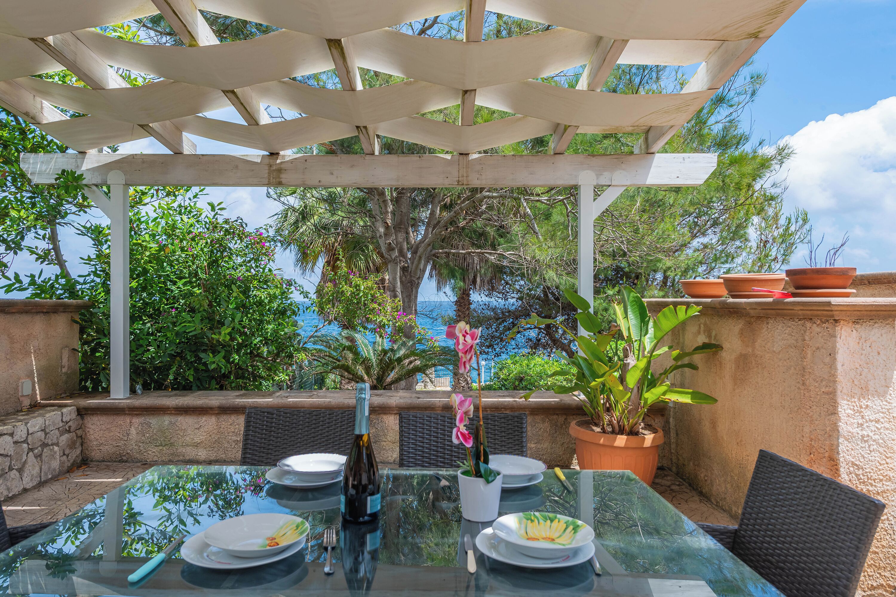 Family House, Multiple Bedrooms, Sea Facing (La Porta Sul Mare - on the sea) | Outdoor dining