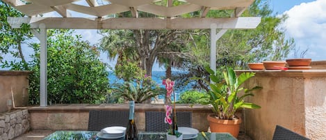 Family House, Multiple Bedrooms, Sea Facing (La Porta Sul Mare - on the sea) | Outdoor dining
