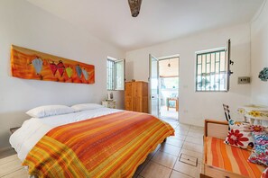 1 bedroom, bed sheets - La Porta Sul Mare - on the sea (Diso)