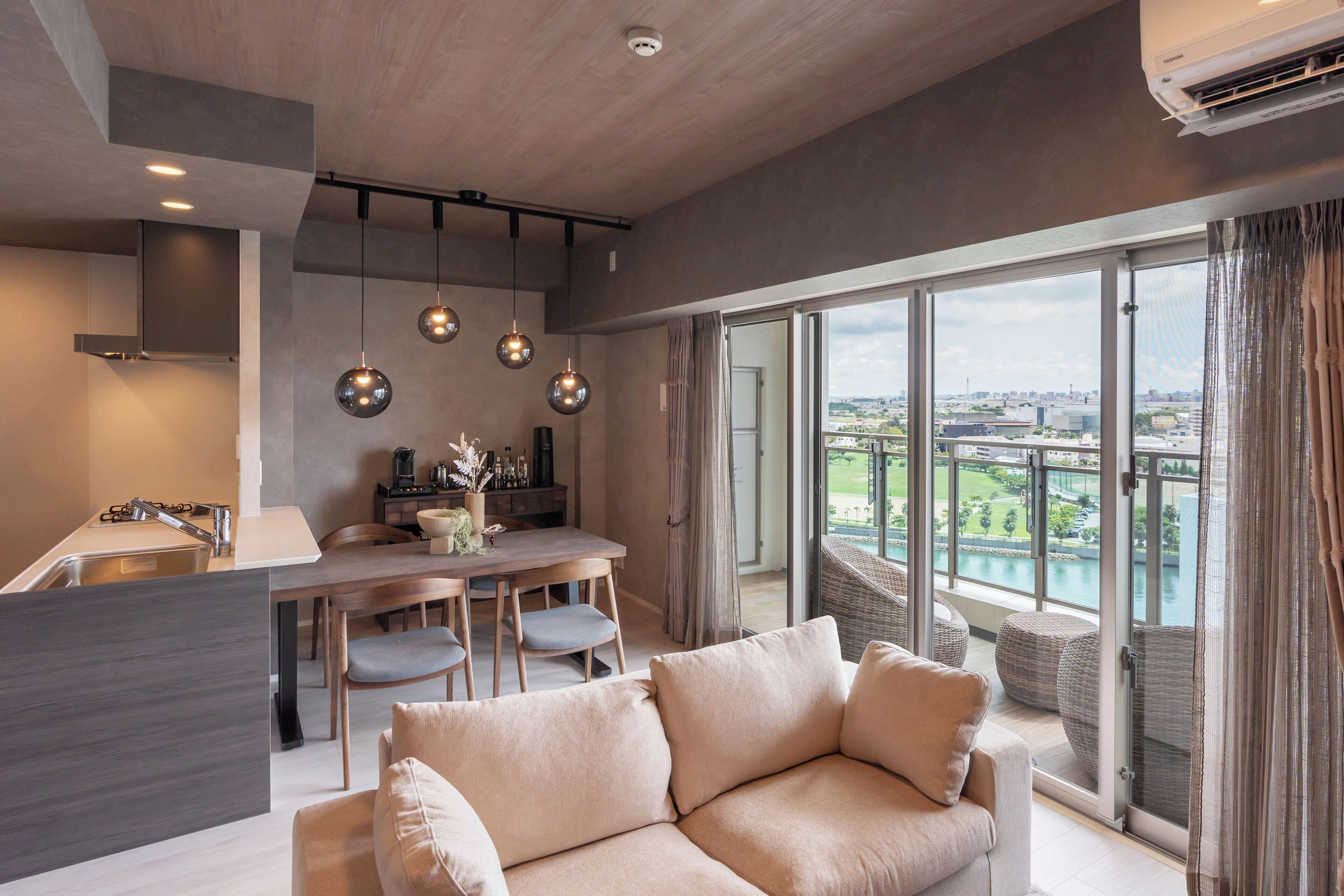 Kondominium Superior, beranda, pemandangan laut | Area keluarga | TV LCD