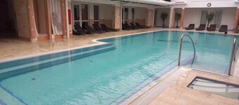 Pool&relax Apartman: Pihenés a Medencénél. Közvetlen Gyógy/élményfürdő Mellett