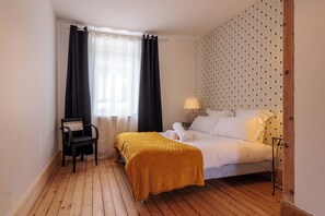 3 slaapkamers, een strijkplank/strijkijzer, wifi, beddengoed