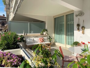 Outdoor dining - Be Close - Porta Portese apartment with terrace near Trastevere (Roma)