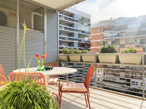 Outdoor dining - Be Close - Porta Portese apartment with terrace near Trastevere (Roma)