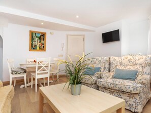 TV - Apartment Gregal by Interhome (Tossa de Mar)