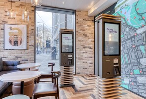 Reception - Hub By Premier Inn London Marylebone (London)
