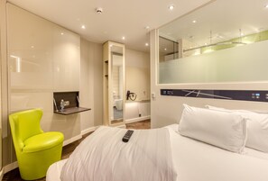 Standard-Doppelzimmer, rollstuhlgeeignete Dusche | Bettwäsche