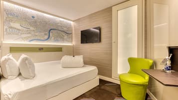 Standard Double Room, Roll-in Shower | Bed sheets