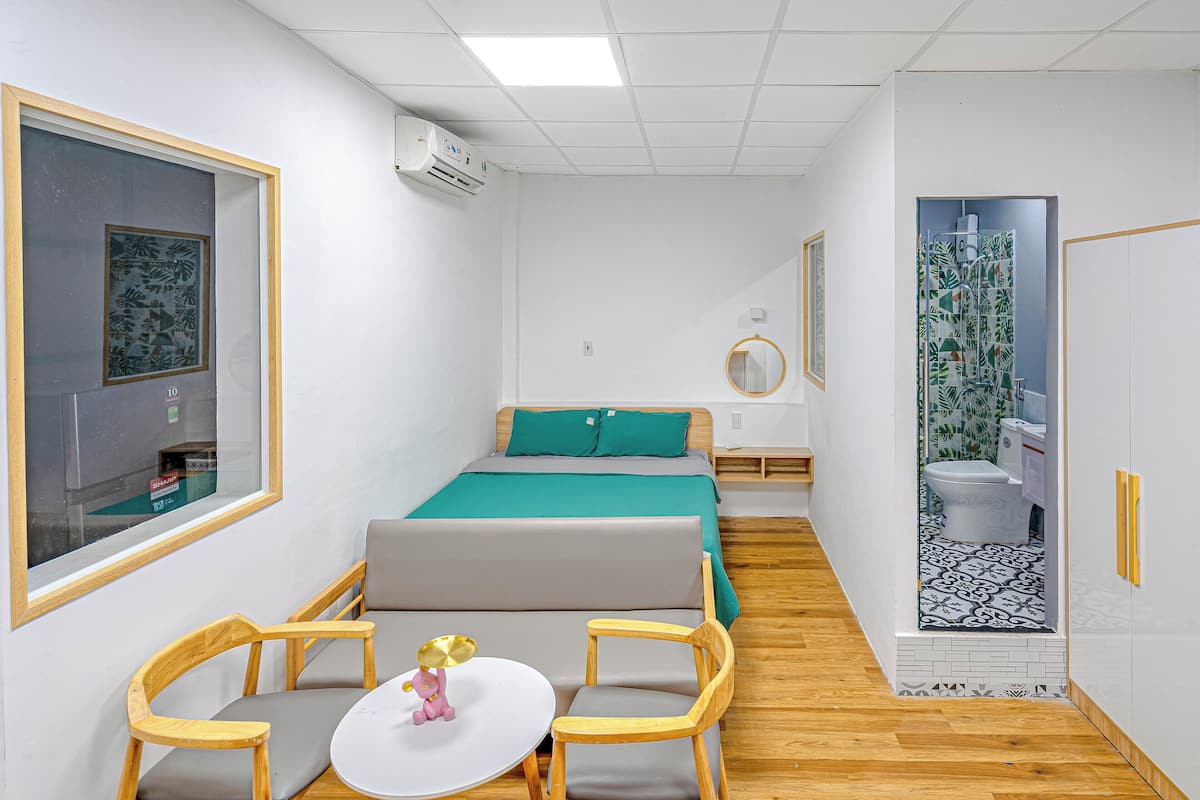 Deluxe studio | Hypoallergeen beddengoed, een kluis op de kamer, een bureau