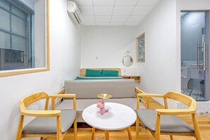 Deluxe-Studio | Allergikerbettwaren, Zimmersafe, Schreibtisch