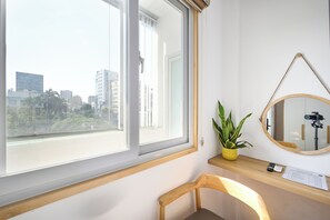 Superior-Zimmer | Allergikerbettwaren, Zimmersafe, Schreibtisch