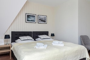 1 slaapkamer, een strijkplank/strijkijzer, wifi, beddengoed