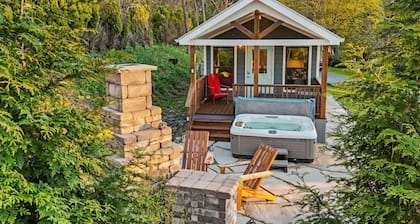 Secluded Tiny 1-BR close to town