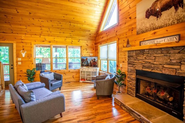 TV, fireplace - Cabin in Boone w/ Hot Tub & Fire Pit (Boone)