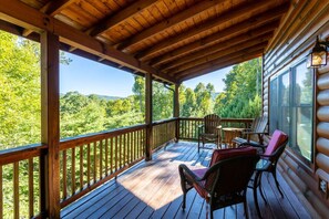 Property grounds - Cabin in Boone w/ Hot Tub & Fire Pit (Boone)