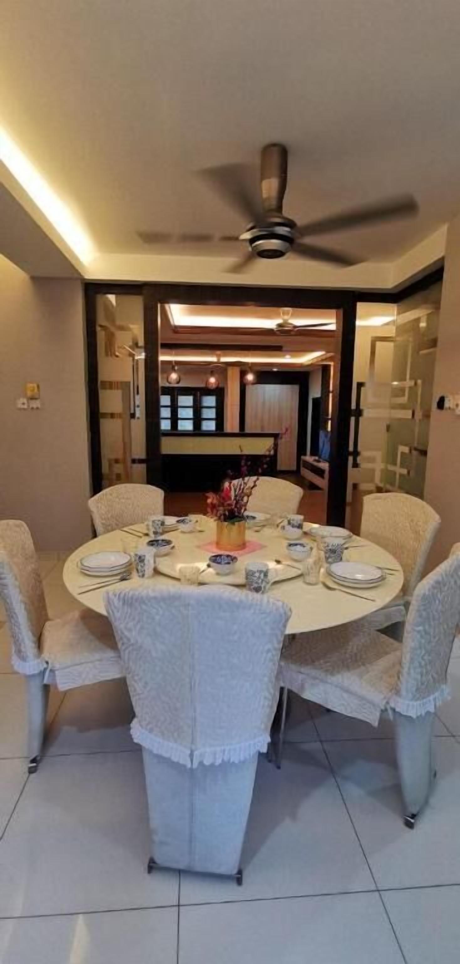 Premium Villa, 6 Bedrooms | In-room dining