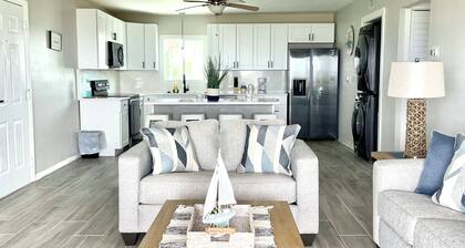 Sunrise Ocean View Property, Walk to the Sand!
Huchinson Island 2Bed/2Bath