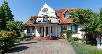 Zieliński Manor House One-Bedroom Cottage