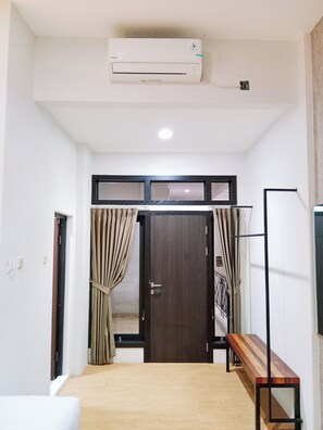 Standard Twin Room | Desk, soundproofing, rollaway beds, free WiFi - Andita Syariah Hotel (Surabaya)
