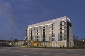 Exterior - Hyatt Place Windsor (Windsor)