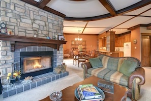 TV, fireplace