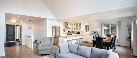 テレビ、暖炉、テレビゲーム、ステレオ