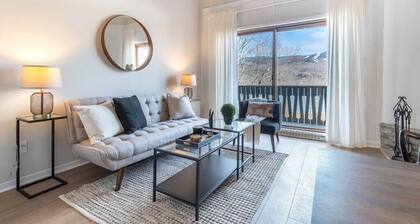 Bright & Modern Lac Tremblant Condo + Views