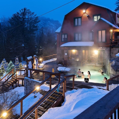 Cozy Loft in the Heart of St-Sauveur Village!