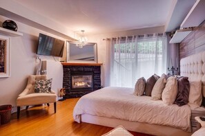 1 bedroom, desk, free WiFi, bed sheets