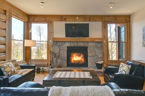 Luxurious Scandinavian Cottage + Private Jacuzzi