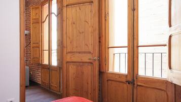 2 slaapkamers, een strijkplank/strijkijzer, wifi