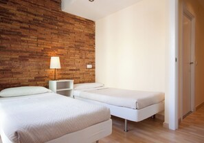 2 dormitorios, tabla de planchar con plancha, wifi