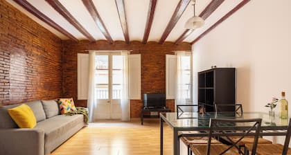 Ramblas Renovated Flat With Authentic Designs
