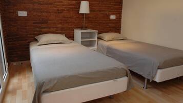 2 slaapkamers, een strijkplank/strijkijzer, wifi