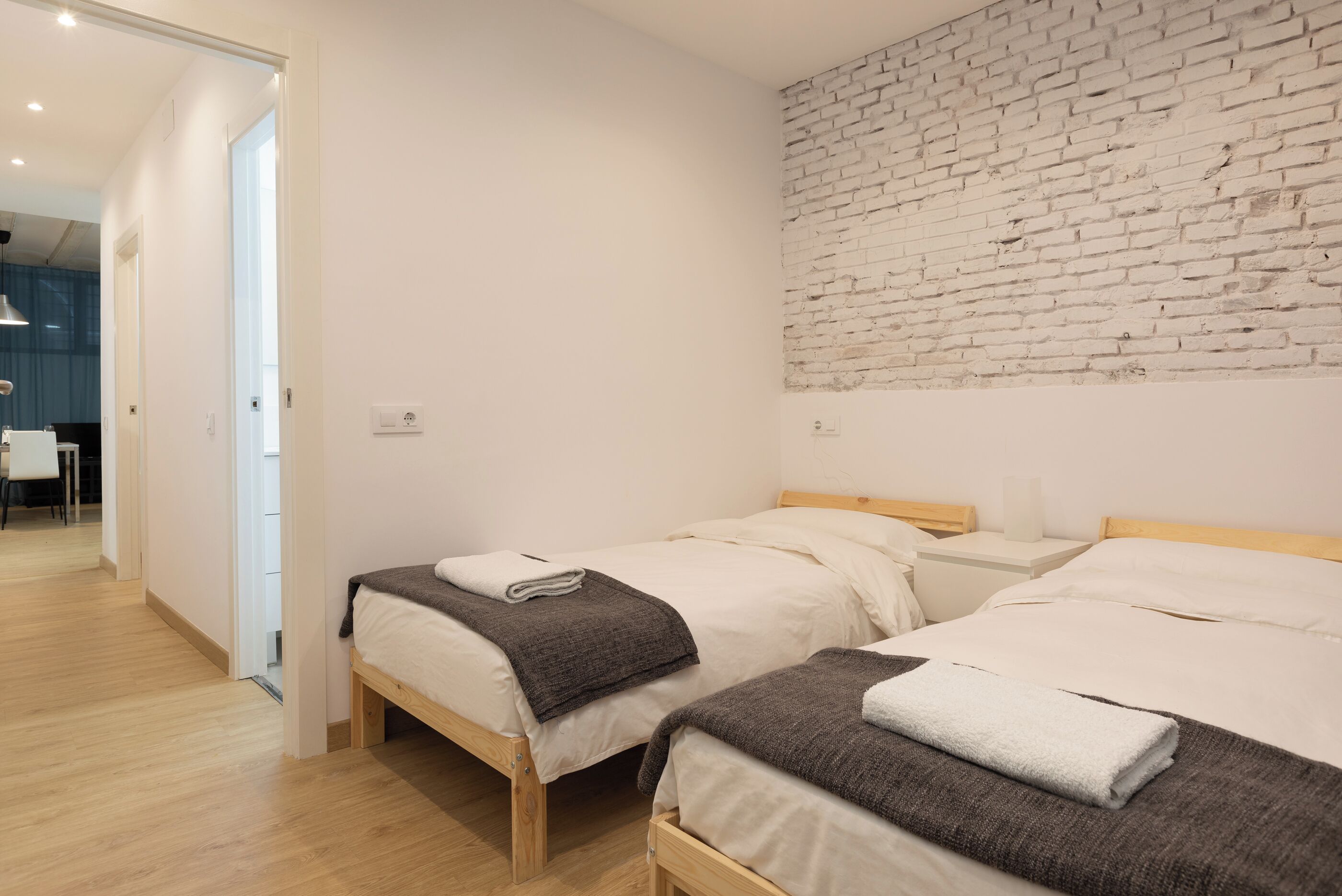 2 bedrooms, iron/ironing board, WiFi