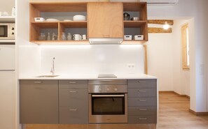 Kochgeschirr/Geschirr/Besteck