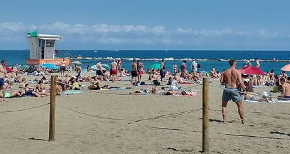 Lovely flat in Barceloneta near sea