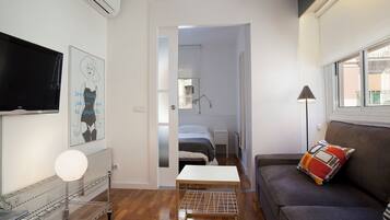 1 slaapkamer, een strijkplank/strijkijzer, wifi, beddengoed